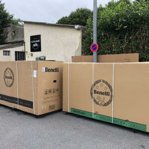 Les Vieux Boulons distribuent Benelli