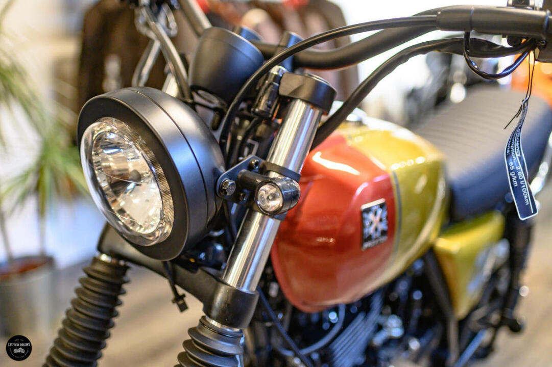 Brixton Saxby 250cc rouge/jaune – Image 15