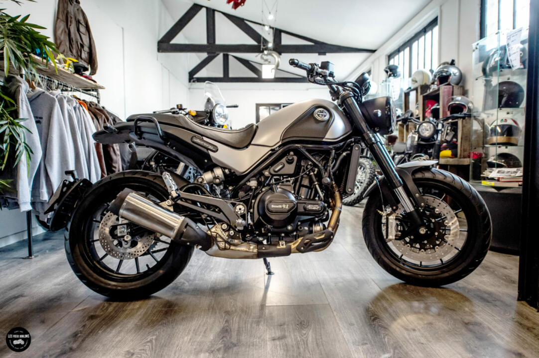 Benelli Leoncino 500 GRISE