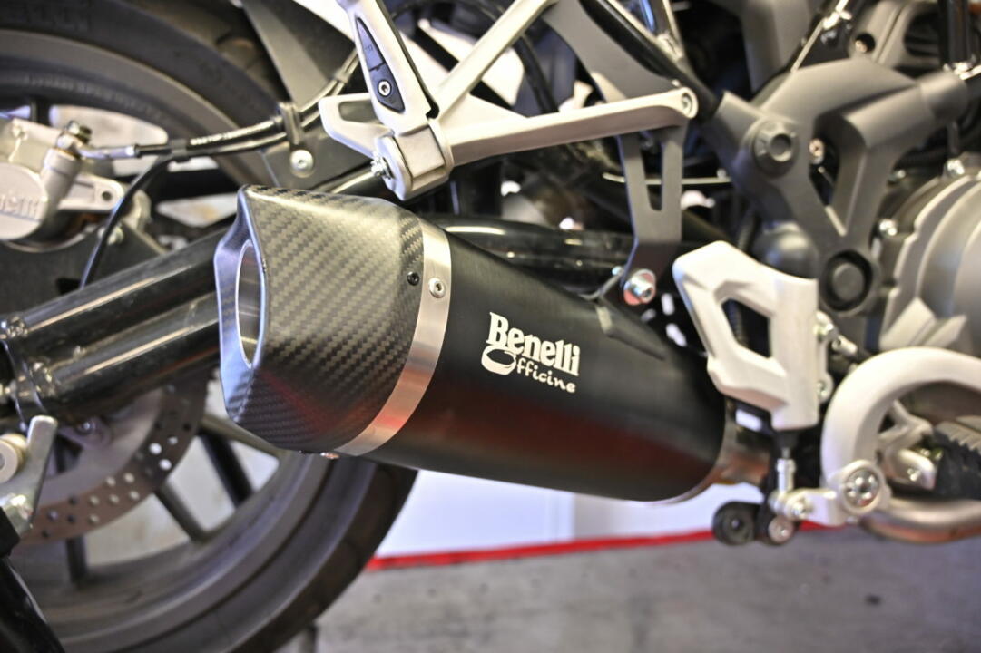 echappement benelli trk 502