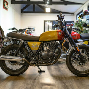 Brixton Saxby 250cc rouge/jaune