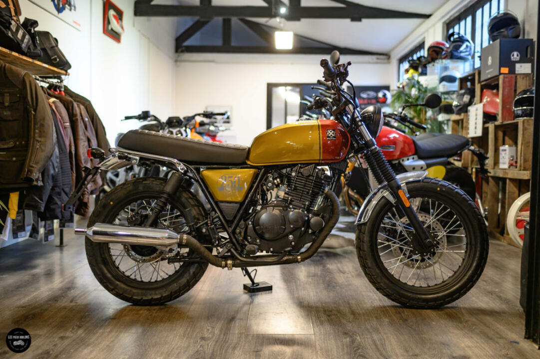 Brixton Saxby 250cc rouge/jaune