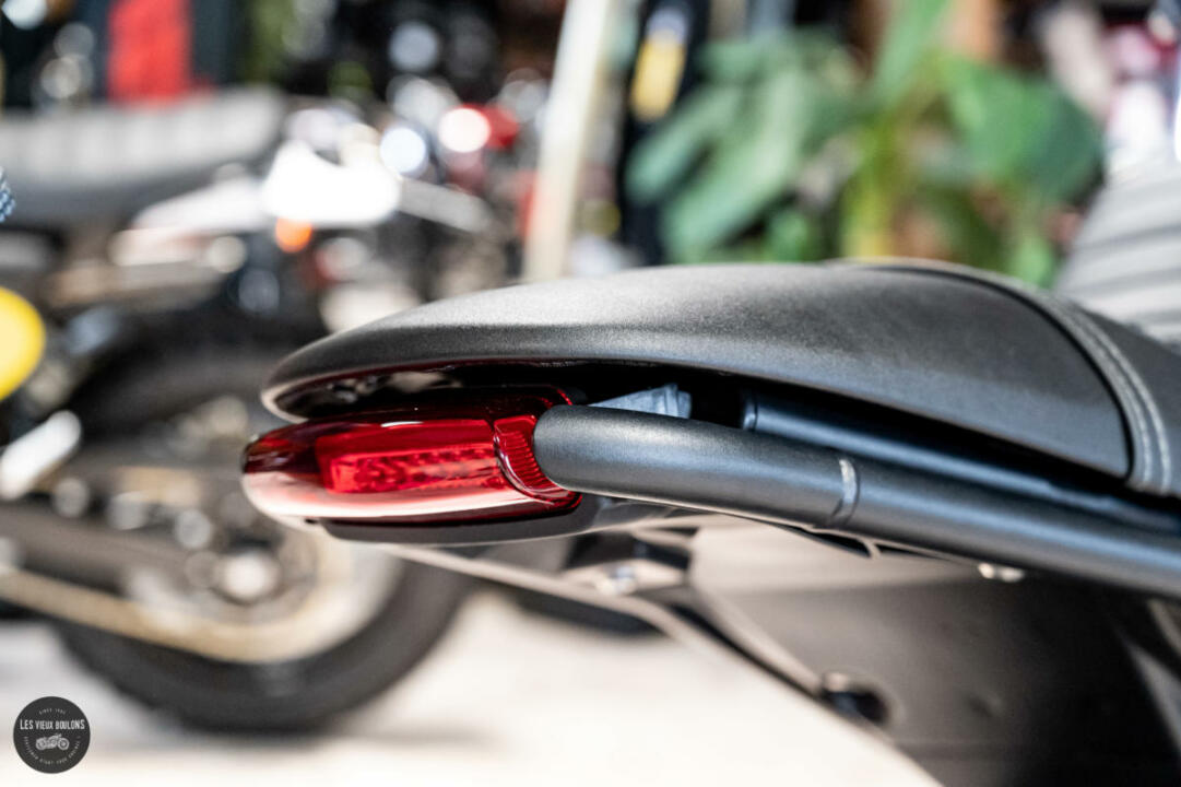 Brixton Crossfire 500 cc grise – Image 17