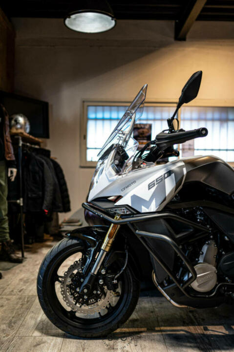 CF Moto MT 650 2023 7390€ – Image 14