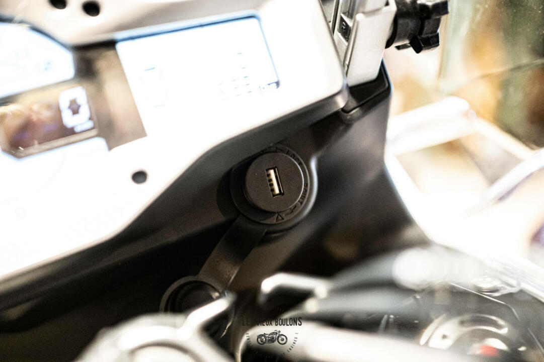 CF Moto MT 650 2023 7390€ – Image 20