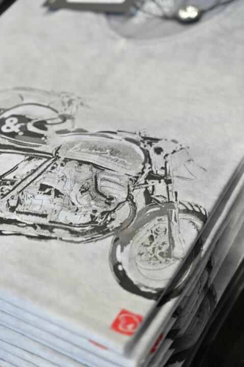 Teeshirt benson and cherry tabur blanc – Image 4