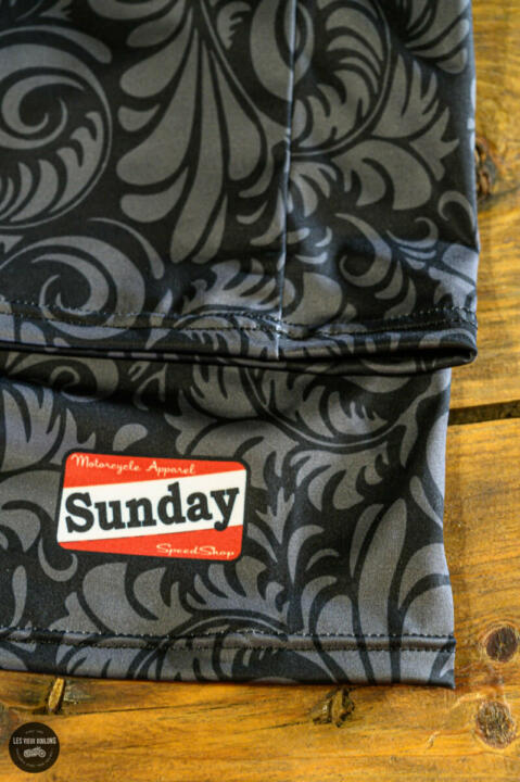 SUNDAY TOUR DE COU BACKGROUND NOIR – Image 3