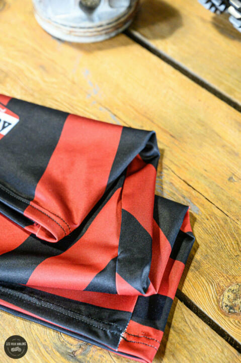 SUNDAY TOUR DE COU JAPAN BLACK RED – Image 3