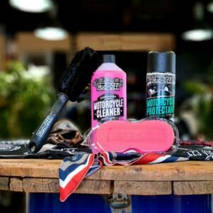 KIT ENTRETIEN ESSENTIEL MOTO MUC-OFF